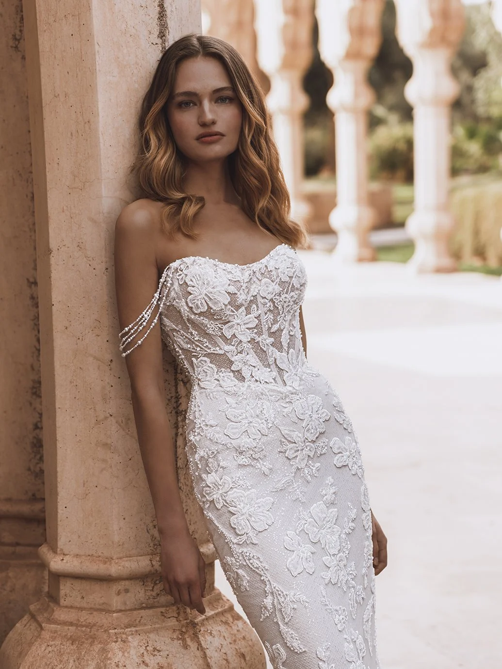 デュラ＆valiem Satin Strapless Pleated Gown 37150 | Jovani